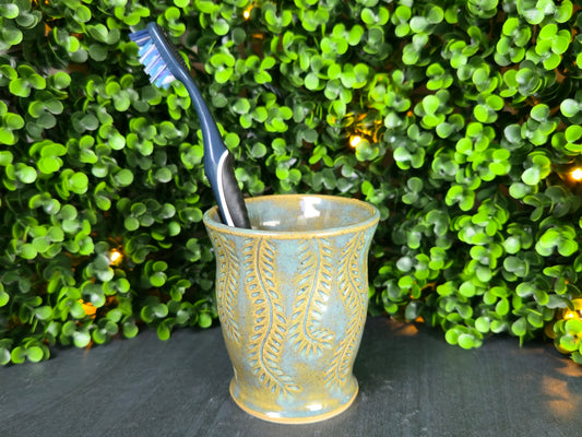 Turquoise Willow Toothbrush Holder