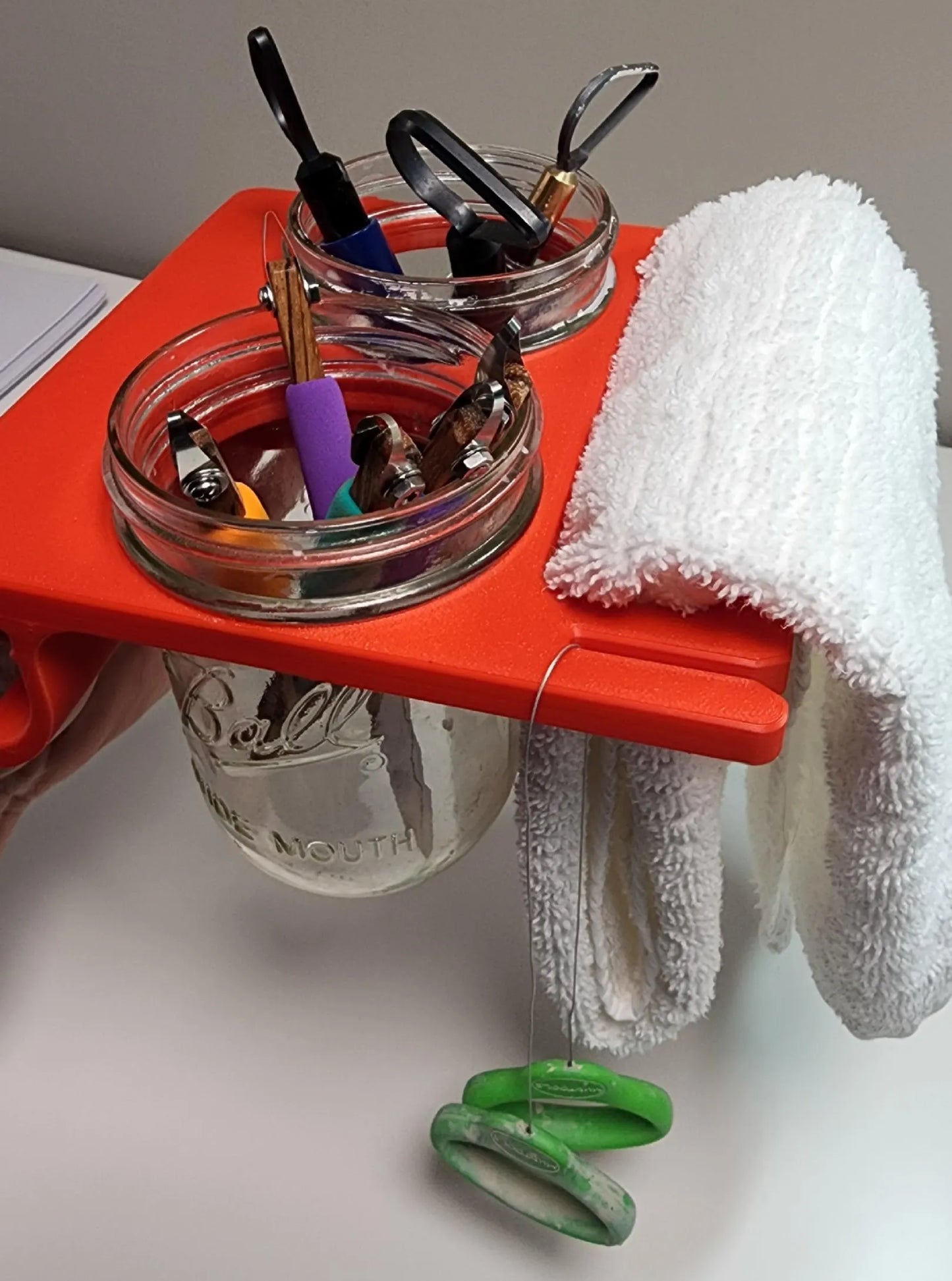 3-in-1 Attachment (holds two cups, towel & wire cutter)